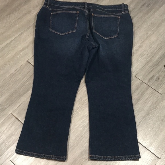 Universal Thread Bootcut Crop DarkWash size 16W - Picture 2 of 7
